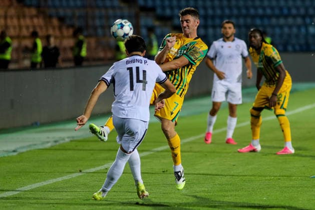 UEFA Champions League Second Qualifying Round First Leg, Vazgen Sargsyan Republican Stadium, Yerevan, Armenia 21 7 2026 Ararat Armenia vs Shamrock Rovers Shamrock Rovers Dylan Watts in action with Ararat Armenia™s Bruno Pereira Dylan Watts in action with Bruno Pereira 21 7 2026  Copyright: xx AG6I0490