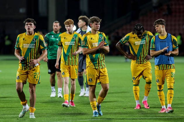 UEFA Champions League Second Qualifying Round First Leg, Vazgen Sargsyan Republican Stadium, Yerevan, Armenia 21 7 2026 Ararat Armenia vs Shamrock Rovers Shamrock Rovers team dejected after the match Shamrock Rovers team dejected after the match 21 7 2026  Copyright: xx AG6I0731