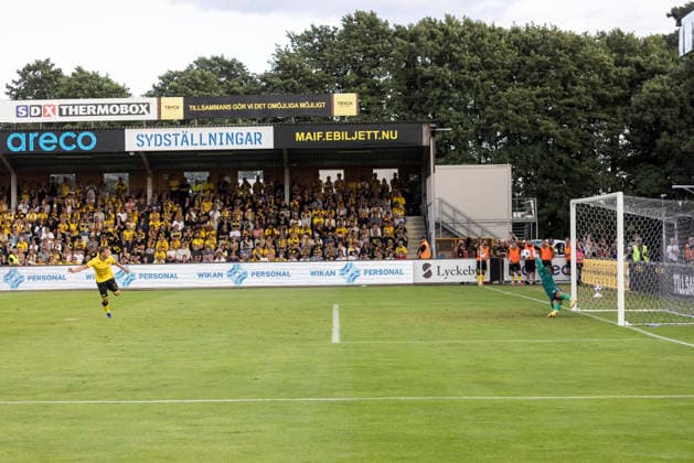 SÖLVESBORG, SWEDEN 20260721 Lincoln Red Imps FC goalkeeper Jaylan Hankins saves a penalty from Mjällby AIF s Ãki Samuelsen during Tuesday s football match, second qualifying round for the Champions League, first leg Mjällby AIF- Lincoln Red Imps FC, at Strandvallen in Sölvesborg, Sweden, 21 July 2026. SÖLVESBORG SWEDEN x10600x *** SÖLVESBORG, SWEDEN, July 21, 2026 — Lincoln Red Imps FC goalkeeper Jaylan Hankins saves a penalty kick taken by Mjällby AIF’s Åki Samuelsen during Tuesday’s soccer match—the second qualifying round of the Champions League, first leg between Mjällby AIF and Lincoln Red Imps FC—at Strandvallen in Sölvesborg, Sweden, on July 21, 2026. SÖLVESBORG, SWEDEN x10600x  Copyright: xTorstenxHillergren TTx CHAMPIONS LEAGUE QUALIFYING MJÄLLBY-LINCOLN RED IMPS
