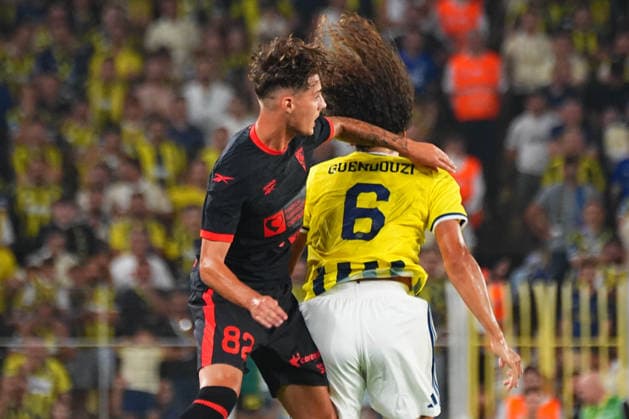 ISTANBUL, TURKEY - JULY 21: Matteo Guendouzi (6) of Fenerbahce and Kacper Urbanski (82) of Gornik Zabrze during the UEFA Champions League 2026 27 second qualifying round first leg match between Fenerbahce SK and Gornik Zabrze at Fenerbahce Chobani Stadium on July 21, 2026 in Istanbul, Turkey. Istanbul Chobani Stadium Turkey Copyright: xSeskimPhotox FBahce-GZabrze (32)