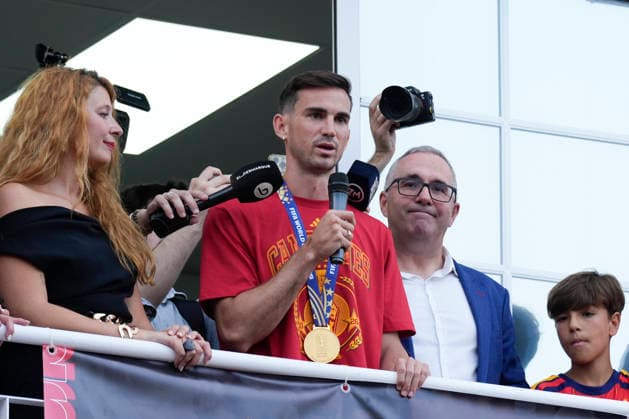 July 21, 2026, Sevilla, Sevilla, Spain: Fabian Ruiz talks during the tribute in their town, Los Palacios, after winning the FIFA World Championship, WM, Weltmeisterschaft with Spain Team, on July 21, 2026 in Los Palacios, Sevilla, Spain. Sevilla Spain - ZUMAa181 20260721_zaa_a181_055 Copyright: xJoaquoÂ­NxCorcherox
