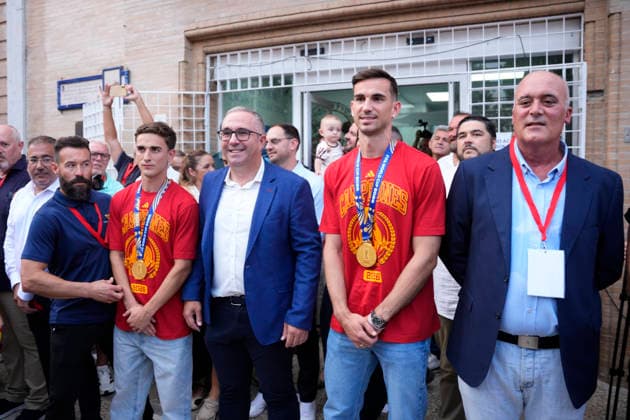 July 21, 2026, Sevilla, Sevilla, Spain: Fabian Ruiz and Gavi receive tribute in their town, Los Palacios, after winning the FIFA World Championship, WM, Weltmeisterschaft with Spain Team, on July 21, 2026 in Los Palacios, Sevilla, Spain. Sevilla Spain - ZUMAa181 20260721_zaa_a181_061 Copyright: xJoaquoÂ­NxCorcherox