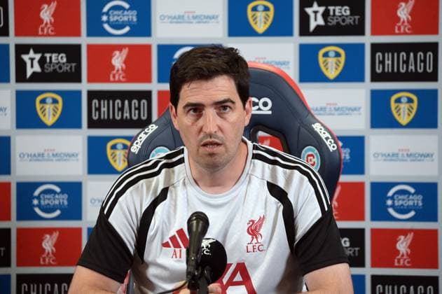 Liverpool head coach Andoni Iraola speaks at press conference, PK, Pressekonferenz in Chicago CHICAGO, ILLINOIS - JULY 21: Liverpool F.C. head coach Andoni Iraola speaks during a press conference at the Chicago Fire Endeavor Health Performance Center ahead of his team s pre-season friendly against Leeds United in Chicago, Illinois, United States, on July 21, 2026. Jacek Boczarski Anadolu Illinois United States. Editorial use only. Please get in touch for any other usage.  Copyright: x2026xAnadoluxJacekxBoczarskix