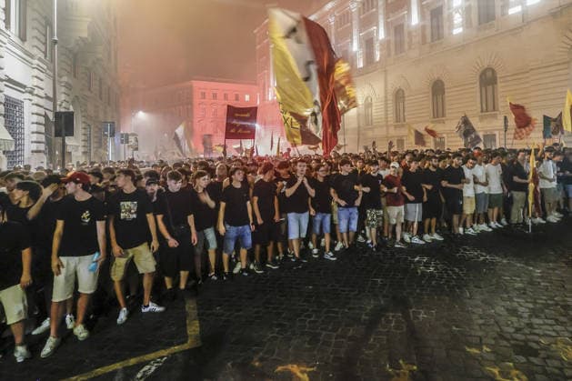 AS Roma fans celebrate club’s 99th anniversary ROME, ITALY - JULY 22: Roma fans gather in downtown to celebrate their football club s 99th anniversary, waving flags, chanting and lighting flares in Rome, Italy, on July 22, 2026. About 5,000 Roma fans filled the streets of the Italian capital s historic center. Riccardo De Luca Anadolu Rome Italy. Editorial use only. Please get in touch for any other usage.  Copyright: x2026xAnadoluxRiccardoxDexLucax