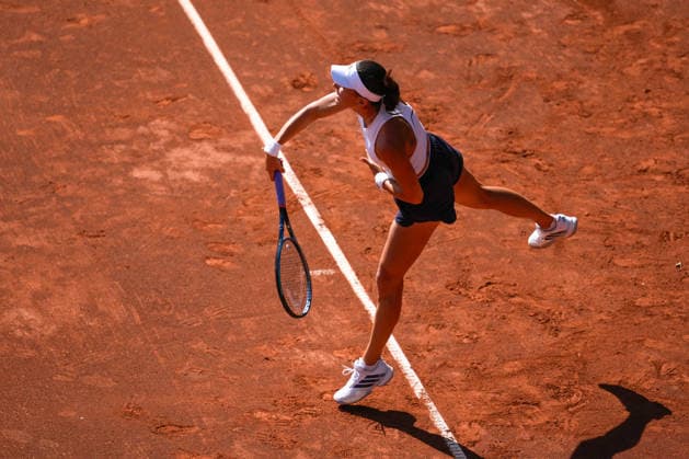 MSC Hamburg Ladies Open - Day 2 Elina Avanesyan of Armenia plays during her round of 32 match against Arantxa Rus of the Netherlands at the 2026 MSC Hamburg Ladies Open women s tennis tournament at Am Rothenbaum in Hamburg, Germany. Hamburg Hamburg Germany  Copyright: xOwenxHammondx originalFilename:hammond-2026msch260721_npssY.jpg