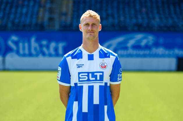 Emil Frost Holten ; FC Hansa Rostock ; 3.Liga, Porträttermin 2026 2027 Rostock Ostseestadion Mecklenburg - Vorpommern Deutschland *** Emil Frost Holten FC Hansa Rostock 3. Liga, Profile Session 2026 2027 Rostock Ostseestadion Mecklenburg-Western Pomerania Germany