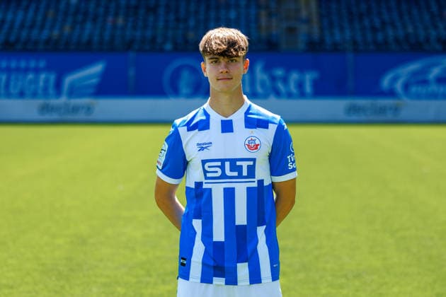 Fiete Bock ; FC Hansa Rostock ; 3.Liga, Porträttermin 2026 2027 Rostock Ostseestadion Mecklenburg - Vorpommern Deutschland *** Fiete Bock, FC Hansa Rostock, 3. Liga, Photo Shoot 2026–2027, Rostock Ostseestadion, Mecklenburg-Western Pomerania, Germany