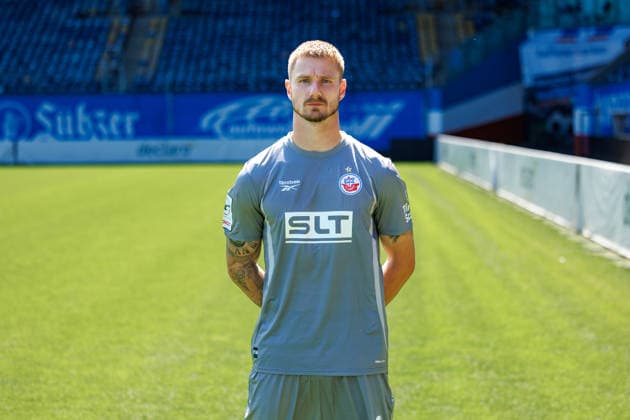 Torwart Luca Unbehaun ; FC Hansa Rostock ; 3.Liga, Porträttermin 2026 2027 Rostock Ostseestadion Mecklenburg - Vorpommern Deutschland *** Goalkeeper Luca Unbehaun, FC Hansa Rostock (3. Liga), Profile Session 2026–2027, Rostock Ostseestadion, Mecklenburg-Western Pomerania, Germany
