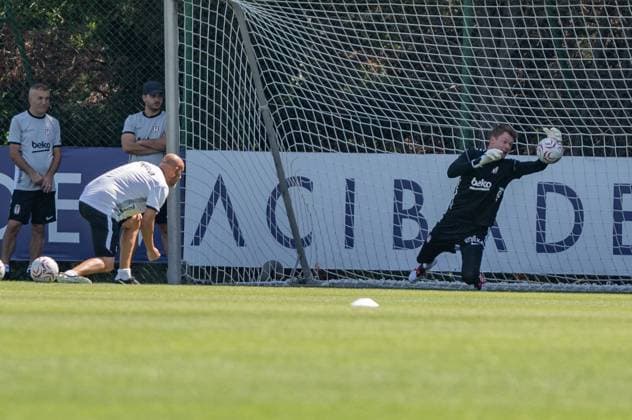Besiktas prepares for Midtjylland clash ISTANBUL, TURKIYE - JULY 22: Alexander Nubel of Besiktas attends a training session under the lead of head coach Vincenzo Italiano ahead of the Midtjylland clash as part of UEFA Europa League second qualifying round, at BJK Nevzat Demir Facilities in Istanbul, Turkiye on July 22, 2026. Celal Gunes Anadolu Istanbul Turkey. Editorial use only. Please get in touch for any other usage.  Copyright: x2026xAnadoluxCelalxGunesx
