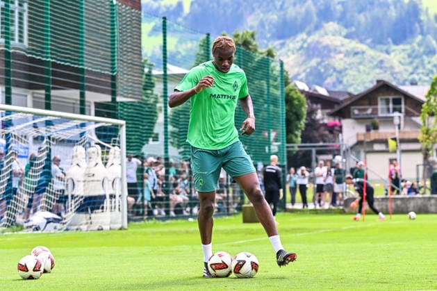 22.07.2026, AUT, Fußball, Herren, 1. Bundesliga, Trainingslager, Saison 2026 2027, Zell am Ziller, SV Werder Bremen Skelly Alvero (Werder Bremen, 28), Individualtraining Zell am Ziller Parkstadion Tirol Österreich *** July 22, 2026, Austria, Soccer, Men s, 1. Bundesliga, Training Camp, 2026–2027 Season, Zell am Ziller, SV Werder Bremen, Skelly Alvero, Werder Bremen, 28, Individual Training, Zell am Ziller, Parkstadion, Tyrol, Austria Copyright: xNordphotox xHafnerx