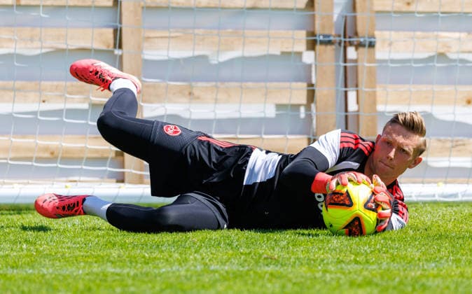 22.07.2026 - Fussball - 2. Fussball-Bundesliga - Saison 2026 2027 - 1. FC Nürnberg FCN Club - Trainingslager Sommer Sommertrainingslager Gais - Bruneck - Südtirol - Zink DaMa - xdaxmax - Jan Reichert (1, 1. FC Nürnberg FCN ) trainiert vorsichtig nach Verletzung *** July 22, 2026 Soccer 2 Bundesliga 2026–2027 Season 1 FC Nuremberg (FCN) Club Summer Training Camp Summer Training Camp in Gais, Brunico, South Tyrol Zink DaMa xdaxmax Jan Reichert 1, 1 FC Nuremberg (FCN) trains cautiously following an injury
