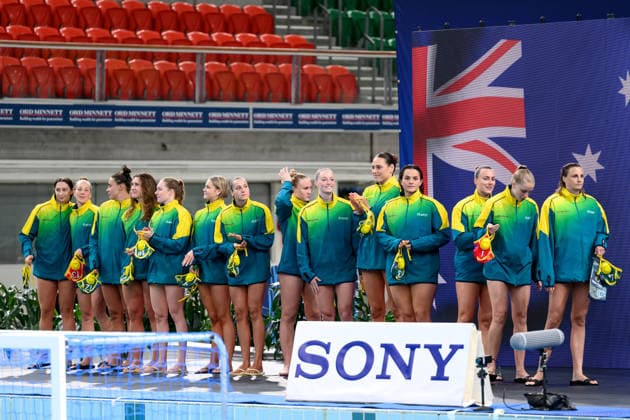 Water polo, Wasserball WORLD CUP AUSTRALIA ITALY, Australia sing the national anthem before the Water Polo World Cup Womens Quarter Final match between Australia and Italy at Sydney Olympic Park Aquatic Centre in Sydney, Wednesday, July 22, 2026. ( NO ARCHIVING, EDITORIAL USE ONLY SYDNEY NEW SOUTH WALES AUSTRALIA  Copyright: xSTEVExMARKHAMx 20260722130899570756