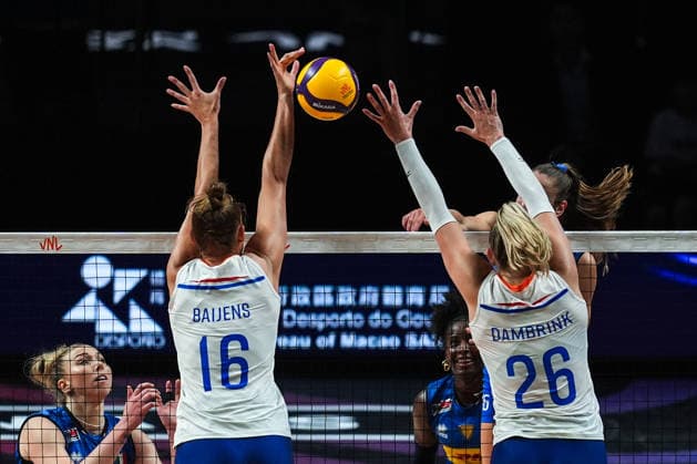 Italy v Netherlands - 2026 FIVB Women s Volleyball Nations League ?????? MACAU, CHINA - JULY 22: Indy Baijens (16), and Elles Dambrink (26) of Netherlands in action during 2026 FIVB Women s Volleyball Nations League quarter-final match between Italy and Netherlands at East Asian Games Dome in Macau, China on July 22, 2026. Dilara Irem Sancar Anadolu Macau China. Editorial use only. Please get in touch for any other usage.  Copyright: x2026xAnadoluxDilaraxIremxSancarx