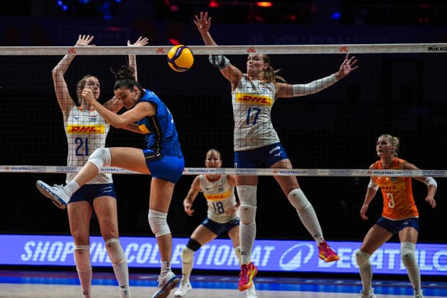 Italy v Netherlands - 2026 FIVB Women s Volleyball Nations League ?????? MACAU, CHINA - JULY 22: Iris Vos (17) of Netherlands in action during 2026 FIVB Women s Volleyball Nations League quarter-final match between Italy and Netherlands at East Asian Games Dome in Macau, China on July 22, 2026. Dilara Irem Sancar Anadolu Macau China. Editorial use only. Please get in touch for any other usage.  Copyright: x2026xAnadoluxDilaraxIremxSancarx