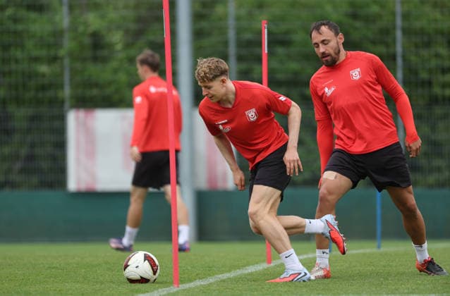 Football, RL North-East, Hallescher FC, Training
