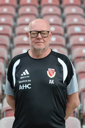 Dr. Andreas Koch (Mannschaftsarzt); FC Energie Cottbus; 2.Liga, Porträttermin 2026 2027 Fussball 2. Liga 2026 2027 Offizieller Portraitermin FC Energie Cottbus *** Dr. Andreas Koch, Team Doctor for FC Energie Cottbus (2nd Division), Portrait Session 2026–2027, Soccer (2nd Division) 2026–2027, Official Portrait Session for FC Energie Cottbus