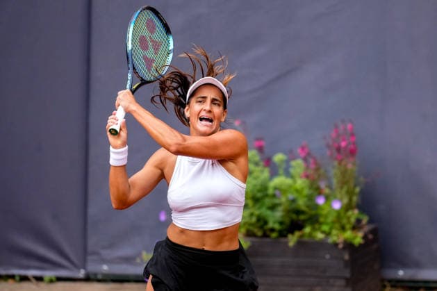 MSC Hamburg Ladies Open - Day 3 Maria Lourdes Carle of Argentina plays during her round of 16 match against second seed Anhelina Kalinina of Ukraine at the 2026 MSC Hamburg Ladies Open women s tennis tournament at Am Rothenbaum in Hamburg, Germany. Hamburg Hamburg Germany  Copyright: xOwenxHammondx originalFilename:hammond-2026msch260722_nphvG.jpg