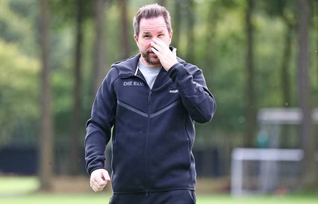 22.07.2026, NED, Fußball, Herren, 1. Bundesliga, Saison 2026 2027, Trainingslager, Rasenplatz , SV Elversberg Enttäuschter Sportdirektor Christian Weber ( Elversberg ) Stroe Rasenplatz Gelderland Niederlande *** July 22, 2026, NED, Soccer, Men s, 1. Bundesliga, 2026–2027 Season, Training Camp, Grass Field, SV Elversberg, Disappointed Sports Director Christian Weber, Elversberg, Stroe, Grass Field, Gelderland, Netherlands Copyright: xNordphotox xSMx
