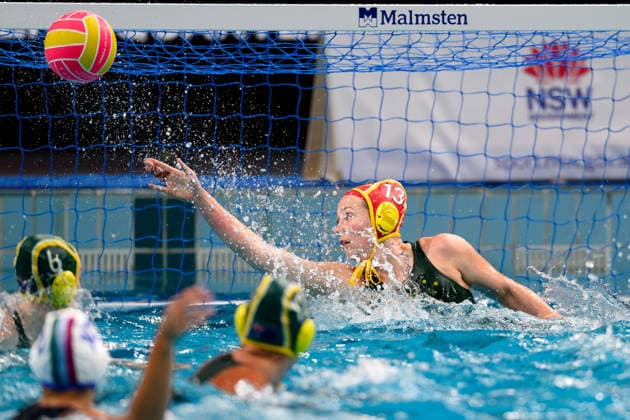 Water polo, Wasserball WORLD CUP AUSTRALIA ITALY, Genevieve Longman of Australia moves to stop a goal during the Water Polo World Cup Womens Quarter Final match between Australia and Italy at Sydney Olympic Park Aquatic Centre in Sydney, Wednesday, July 22, 2026. ( NO ARCHIVING, EDITORIAL USE ONLY SYDNEY NEW SOUTH WALES AUSTRALIA  Copyright: xSTEVExMARKHAMx 20260722123738283280