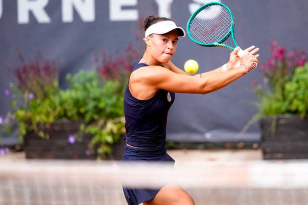 MSC Hamburg Ladies Open - Day 3 Tessa Johanna Brockmann of Germany plays against Elsa Jacquemot of France during their Round of 32 match at the 2026 MSC Hamburg Ladies Open Women s tennis tournament at Am Rothenbaum in Hamburg, Germany. Hamburg Hamburg Germany  Copyright: xOwenxHammondx originalFilename:hammond-2026msch260722_np03I.jpg