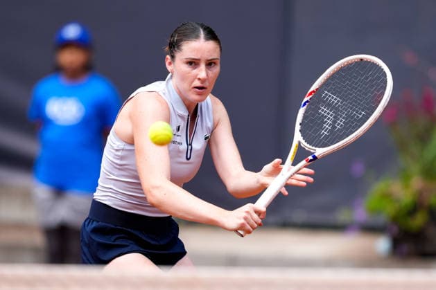 MSC Hamburg Ladies Open - Day 3 Elsa Jacquemot of France plays against Tessa Johanna Brockmann of Germany during their Round of 32 match at the 2026 MSC Hamburg Ladies Open Women s tennis tournament at Am Rothenbaum in Hamburg, Germany. Hamburg Hamburg Germany  Copyright: xOwenxHammondx originalFilename:hammond-2026msch260722_npZ4T.jpg