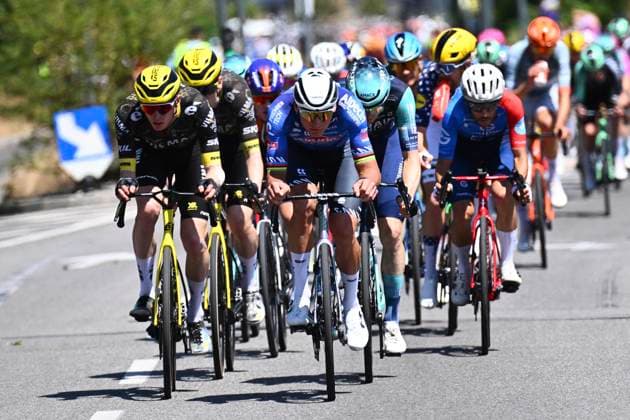Tour de France 2026 Stage 17 VOIRON, FRANCE - JULY 22 : Jorgenson Matteo (USA) of Team Visma Lease a Bike, Van Der Poel Mathieu (NED) of Alpecin - Premier Tech during stage 17 of the 113rd edition of Tour de France an UCI World Tour 2.UWT cycling road race stage for Men Elite of 175 km with start in Chambery and finish in Voiron on July 22, 2026 in Voiron, France, 22 07 2026 ( Motordriver Kurt Vandenborre - Voiron France  Copyright: xGvgx