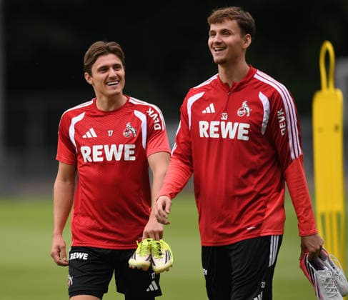 22.07.2026, xophax, Fussball 1.Bundesliga, 1.FC Koeln Training. Alessio Castro-Montes , links und Rav van den Berg , rechts ( beide 1.FC Köln ) Koeln *** July 22, 2026, xophax, Soccer, Bundesliga 1, 1. FC Köln Training: Alessio Castro Montes (left) and Rav van den Berg (right), both of 1. FC Köln