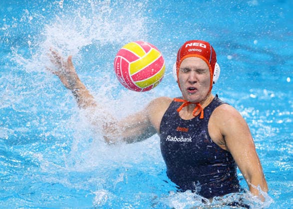 July 22, 2026, Sydney, Nsw, Australia: LAURA AARTS of the Netherlands is struck in the face by the ball while making a save during the quarterfinal match between the Netherlands and Russia at the 2026 World Aquatics WomenÃ¢â‚¬â ¢s Water polo, Wasserball World Cup. Water Polo 2026: World Aquatics WomenÃ¢â‚¬â ¢S Water Polo World Cup  - ZUMAt173 20260722_zsp_t173_021 Copyright: xStephanexThomasx