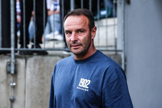 Fussball, 3.Liga Saison 2026 2027 Testspiel MSV Duisburg K. Beerschot VA 22.07.2026, PCC Stadion Dietmar Hirsch (Cheftrainer, MSV Duisburg) Duisburg PCC Stadion Nordrhein-Westfalen Deutschland *** Sports, Soccer, 3rd Division, 2026–2027 Season, Friendly Match: MSV Duisburg vs. K Beerschot, July 22, 2026, PCC Stadium; Dietmar Hirsch, Head Coach, MSV Duisburg, Duisburg, PCC Stadium, North Rhine-Westphalia, Germany