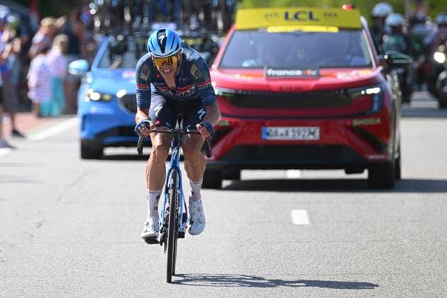 Tour de France 2026 Stage 17 VOIRON, FRANCE - JULY 22 : Stuyven Jasper (BEL) of Soudal Quick-Step during stage 17 of the 113rd edition of Tour de France an UCI World Tour 2.UWT cycling road race stage for Men Elite of 175 km with start in Chambery and finish in Voiron on July 22, 2026 in Voiron, France, 22 07 2026 ( Motordriver Kurt Vandenborre - Voiron France  Copyright: xGvgx