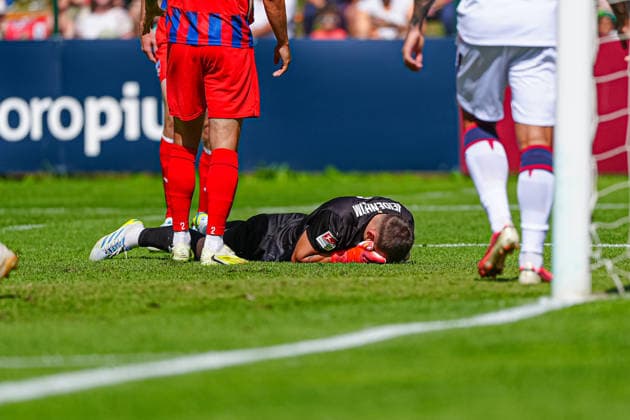 Verletzung Frank Feller (1. FC Heidenheim, 01) ITA, FC Bologna vs. 1. FC Nürnberg, Fussball, Testspiel, Saison 2026 2027, 22.07.2026 ITA, FC Bologna vs. 1. FC Nürnberg, Fussball, Testspiel, Saison 2026 2027, 22.07.2026 Mühlbach *** Injury: Frank Feller, 1 FC Heidenheim, July 1, 2026, FC Bologna vs. 1 FC Nürnberg, Soccer, Friendly, 2026–2027 Season, July 22, 2026, Italy, FC Bologna vs. 1 FC Nürnberg, Soccer, Friendly, 2026–2027 Season, July 22, 2026, Mühlbach Copyright: xEibner-Pressefoto MarcelxvonxFehrnx EP_MFN