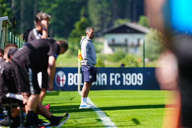 Domenico Tedesco (FC Bologna, Trainer) ITA, FC Bologna vs. 1. FC Nürnberg, Fussball, Testspiel, Saison 2026 2027, 22.07.2026 ITA, FC Bologna vs. 1. FC Nürnberg, Fussball, Testspiel, Saison 2026 2027, 22.07.2026 Mühlbach *** Domenico Tedesco, FC Bologna, Coach (ITA), FC Bologna vs. 1 FC Nürnberg, Soccer, Friendly Match, 2026–2027 Season, July 22, 2026, Italy, FC Bologna vs. 1. FC Nürnberg, soccer, friendly match, 2026–2027 season, July 22, 2026, Mühlbach Copyright: xEibner-Pressefoto MarcelxvonxFehrnx EP_MFN