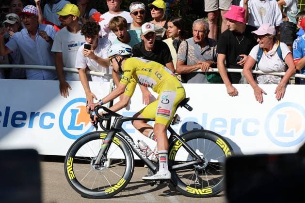 Tour de France 2026 - UCI Cycling Race Pierre Teyssot MAXPPP ; Tour de France 2026 - UCI Cycling Race. Voiron, France on July 22, 2026. 17th stage of the 113th edition of the Tour de France cycling race, 174,7 km between Chambéry and Voiron in the French Alps. At the finish, in the last curve, Tadej Pogacar (SLO) UAE TEAM EMIRATES XRG Pierre Teyssot Maxppp Voiron Isere France  Copyright: xMAXPPPxPierrexTeyssotx TEY68112 TEY68112
