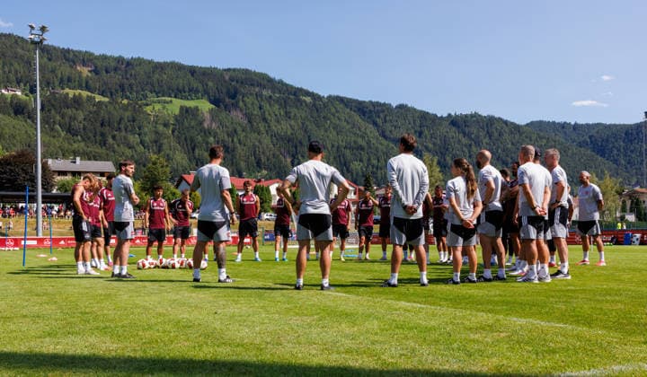 22.07.2026 - Fussball - 2. Fussball-Bundesliga - Saison 2026 2027 - 1. FC Nürnberg FCN Club - Trainingslager Sommer Sommertrainingslager Gais - Bruneck - Südtirol - Zink DaMa - xdaxmax - Miroslav Miro Klose ( Trainer 1. FC Nürnberg FCN ) gibt Anweisungen an Mannschaft Team *** July 22, 2026 Soccer 2 Soccer Bundesliga 2026–2027 Season 1. FC Nürnberg (FCN) Club Summer Training Camp Summer Training Camp in Gais, Brunico, South Tyrol Zink DaMa xdaxmax Miroslav Miro Klose, Coach of 1. FC Nürnberg FCN gives instructions to the team
