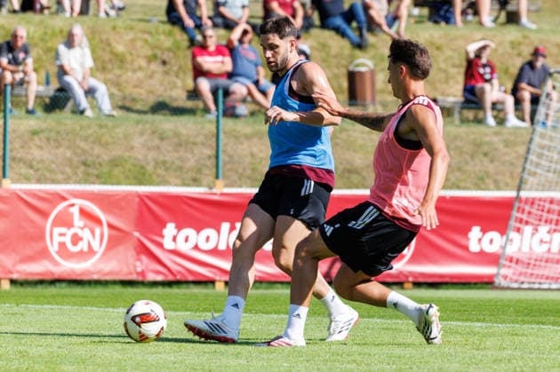 22.07.2026 - Fussball - 2. Fussball-Bundesliga - Saison 2026 2027 - 1. FC Nürnberg FCN Club - Trainingslager Sommer Sommertrainingslager Gais - Bruneck - Südtirol - Zink DaMa - xdaxmax - Styopa Mkrtchyan (5, 1. FC Nürnberg FCN ) Javier Fernandez (8, 1. FC Nürnberg FCN ) *** July 22, 2026 Soccer 2 Soccer Bundesliga 2026–2027 Season 1 FC Nuremberg (FCN) Club Summer Training Camp Summer Training Camp in Gais, Brunico, South Tyrol Zink, DaMa, xdaxmax, Styopa, Mkrtchyan 5, 1 FC Nuremberg (FCN) Javier Fernandez 8, 1 FC Nuremberg (FCN)