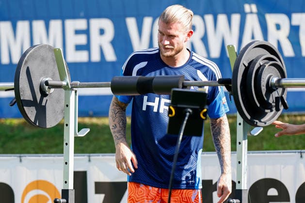 SOCCER - Schalke vs Kharkiv, test match KEMATEN,AUSTRIA,22.JUL.26 - SOCCER - 1. DFL, 1. Deutsche Bundesliga, Premjer-Liha, FC Schalke 04 vs FC Kharkiv, test match. Image shows Loris Karius (Schalke).  GEPAxpictures xMarkoxVulic