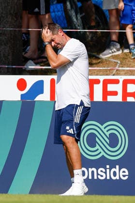 SOCCER - Schalke vs Kharkiv, test match KEMATEN,AUSTRIA,22.JUL.26 - SOCCER - 1. DFL, 1. Deutsche Bundesliga, Premjer-Liha, FC Schalke 04 vs FC Kharkiv, test match. Image shows head coach Mladen Bartulovich (Kharkiv).  GEPAxpictures xMarkoxVulic
