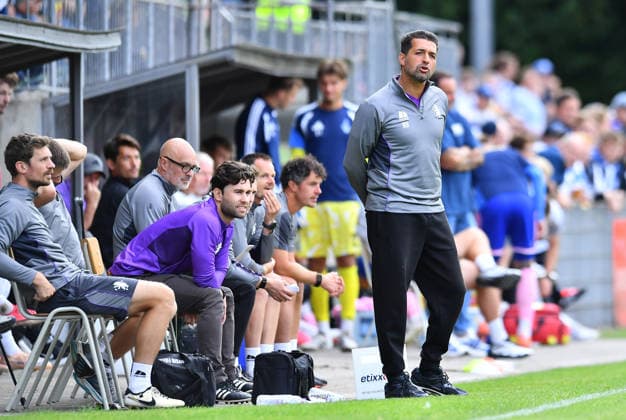 Fußball Herren Testspiel Saison 2026 2027 MSV Duisburg - Beerschot VA am 22.07.2026 im PCC-Stadion in Duisburg Mohamed Messoudi ( Trainer Beerschot Va ) Nordrhein-Westfalen Deutschland *** Men s Soccer Friendly Match, 2026–2027 Season: MSV Duisburg vs. Beerschot VA on July 22, 2026, at the PCC Stadium in Duisburg. Mohamed Messoudi, Coach of Beerschot VA, North Rhine-Westphalia, Germany