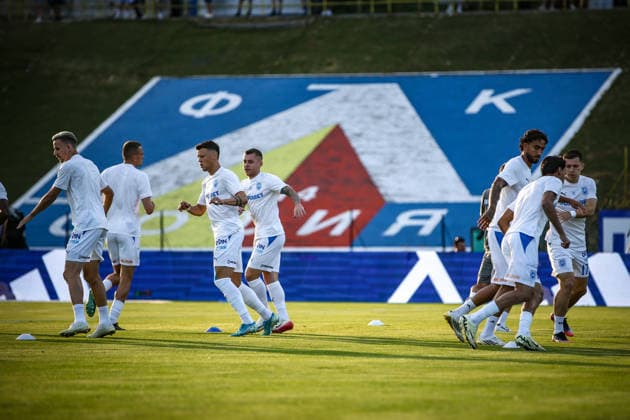 IPA86901655 - Universitatea s players during warm-ups before the Champions League qualifying match between PFC Levski and SC Universitatea Craiova at Vivacom Arena Georgi Asparuhov in Sofia, Bulgaria, on July 22, 2026  Copyright: xIvanxSxIvanov IPAxSportx xx 86901655