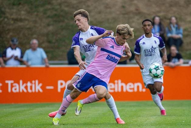 Testspiel MSV Duisburg - Beerschot VA ** NUR FÜR REDAKTIONELLE ZWECKE ** EDITORIAL USE ONLY **<p>Fußball Testspiel MSV Duisburg - Beerschot VA am 22.07.26 auf der PCC-Stadion in Duisburg Jakob Bookjans( Duisburg ) Duisburg Copyright: JakobxKlos *** Friendly Match: MSV Duisburg vs. Beerschot VA ** FOR EDITORIAL USE ONLY ** EDITORIAL USE ONLY ** p Soccer Friendly Match: MSV Duisburg vs. Beerschot VA on July 22, 2026, at the PCC Stadium in Duisburg. Jakob Bookjans, Duisburg. Copyright JakobxKlos Copyright: JakobxKlos doc86tvu2lopb6ssgowhl3 ,EDITORIAL USE ONLY