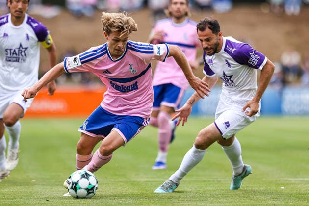 2026.07.22, xkwix, Fußball, Testspiel, MSV Duisburg - K Beerschot VA, PCC-Stadion, Testspiel, Saison 2026 2027: Jakob Bookjans (MSV Duisburg 7) im Zweikampf gegen Edisson Jordanov (K. Beerschot V.A. 4) DFB regulations prohibit any use of photographs as image sequences and or quasi-video. Photo: xKamilxWilkowskixPressefotoKochx Nordrhein-Westfalen Deutschland *** July 22, 2026, xkwix, Soccer, Friendly Match, MSV Duisburg vs. Beerschot VA, PCC Stadium, Friendly Match, 2026–2027 season: Jakob Bookjans of MSV Duisburg (7) in a tackle against Edisson Jordanov of K Beerschot VA (4). DFB regulations prohibit any use of photographs as image sequences and or quasi-video. Photo: xKamilxWilkowskixPressefotoKochx, North Rhine-Westphalia, Germany