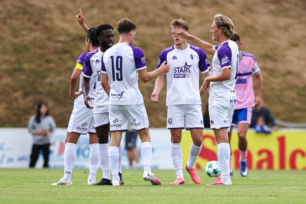 2026.07.22, xkwix, Fußball, Testspiel, MSV Duisburg - K Beerschot VA, PCC-Stadion, Testspiel, Saison 2026 2027: Die Mannschaft jubelt beim Tor zum 1:4 durch Arnold Vula (K. Beerschot V.A. 27) DFB regulations prohibit any use of photographs as image sequences and or quasi-video. Photo: xKamilxWilkowskixPressefotoKochx Nordrhein-Westfalen Deutschland *** July 22, 2026, xkwix, Soccer, Friendly Match, MSV Duisburg vs. Beerschot VA, PCC Stadium, Friendly Match, 2026–2027 Season. The team celebrates Arnold Vula’s goal to make it 1–4 against K Beerschot VA. 27. DFB regulations prohibit any use of photographs as image sequences and or quasi-video. Photo: xKamilxWilkowskixPressefotoKochx, North Rhine-Westphalia, Germany