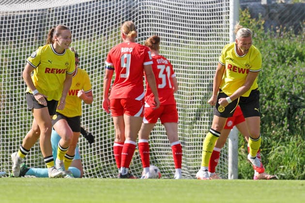 Fussball - Frauen - Testspiel - 1. FSV Mainz 05 - Borussia Dortmund - 22.07.26, 1:0 durch Alexandra Popp (BVB), Hopfgarten Hopfgarten Tirol Österreich *** Women s Soccer Friendly Match 1: FSV Mainz 05 vs. Borussia Dortmund, July 22, 2026; 1–0 (goal by Alexandra Popp, BVB), Hopfgarten, Hopfgarten, Tyrol, Austria