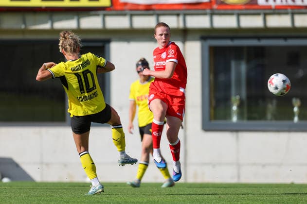 Fussball - Frauen - Testspiel - 1. FSV Mainz 05 - Borussia Dortmund - 22.07.26, Rita Schumacher (BVB), Leonie Stöhr (Mainz), Hopfgarten Hopfgarten Tirol Österreich *** Women s Soccer Friendly Match 1: FSV Mainz 05 vs. Borussia Dortmund, July 22, 2026; Rita Schumacher (BVB), Leonie Stöhr (Mainz); Hopfgarten, Hopfgarten, Tyrol, Austria