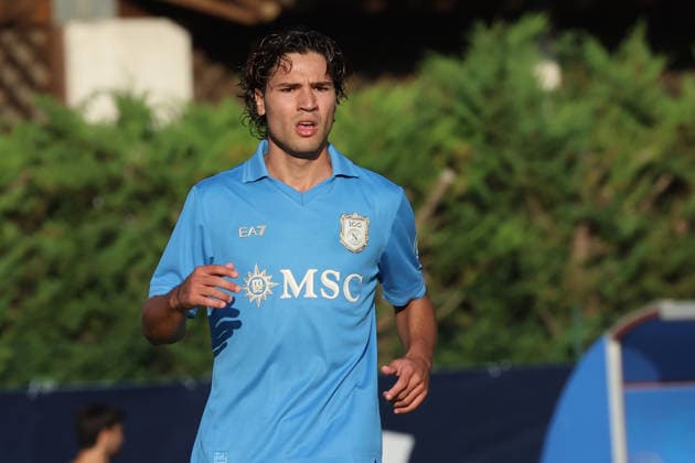 SSC Napoli v Arezzo - Pre Season Friendly Match Antonio Vergara of Napoli during a preseason friendly soccer match between Napoli and Arezzo at Stadio Carciato in Dimaro Folgarida, Trento, Italy, on July 22, 2026. Dimaro Folgarida Trento Italy  Copyright: xCiroxDexLucax originalFilename:deluca-sscnapol260722_nptWC.jpg