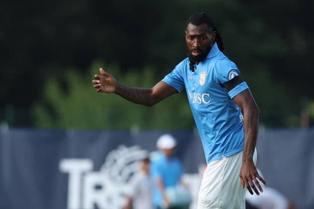 SSC Napoli v Arezzo - Pre Season Friendly Match Frank Zambo Anguissa of Napoli during a preseason friendly soccer match between Napoli and Arezzo at Stadio Carciato in Dimaro Folgarida, Trento, Italy, on July 22, 2026. Dimaro Folgarida Trento Italy  Copyright: xCiroxDexLucax originalFilename:deluca-sscnapol260722_npbvJ.jpg