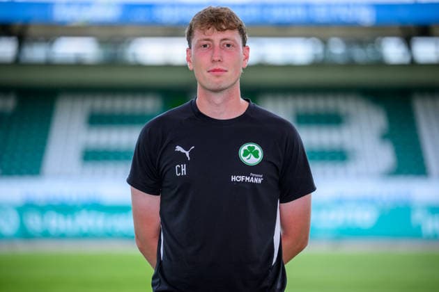 22.07.2026 - SpVgg Greuther Fürth ( Kleeblatt Spielvereinigung ) - 2. BL Fussball Bundesliga - Saison 2026 2027 - Fototermin Porträttermin Vorstellung Präsentation Pressetermin - - Einzelbild Einzelfoto Portrait Porträt Kopfbild - Christopher Hickson (Individualtrainer SpVgg Greuther Fürth ) *** July 22, 2026 SpVgg Greuther Fürth Kleeblatt Spielvereinigung 2nd Division Soccer Bundesliga 2026–2027 Season Photo Shoot Portrait Session Introduction Presentation Press Event Single Image Individual Photo Portrait Headshot Christopher Hickson Individual Trainer SpVgg Greuther Fürth