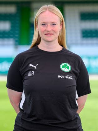 22.07.2026 - SpVgg Greuther Fürth ( Kleeblatt Spielvereinigung ) - 2. BL Fussball Bundesliga - Saison 2026 2027 - Fototermin Porträttermin Vorstellung Präsentation Pressetermin - - Einzelbild Einzelfoto Portrait Porträt Kopfbild - Mareike Ahlborn ( Teammanagement SpVgg Greuther Fürth ) *** July 22, 2026 SpVgg Greuther Fürth Kleeblatt Spielvereinigung 2nd Division Soccer Bundesliga 2026–2027 Season Photo Shoot Portrait Session Introduction Presentation Press Event Single Image Individual Photo Portrait Headshot Mareike Ahlborn Team Management SpVgg Greuther Fürth
