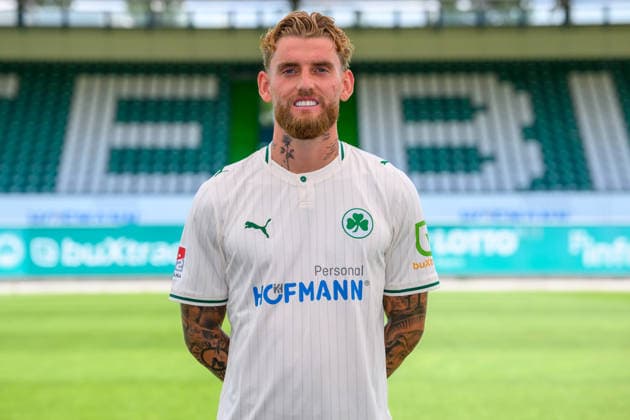 22.07.2026 - SpVgg Greuther Fürth ( Kleeblatt Spielvereinigung ) - 2. BL Fussball Bundesliga - Saison 2026 2027 - Fototermin Porträttermin Vorstellung Präsentation Pressetermin - - Einzelbild Einzelfoto Portrait Porträt Kopfbild - Ole Pohlmann (10, SpVgg Greuther Fürth ) *** July 22, 2026 SpVgg Greuther Fürth Kleeblatt Spielvereinigung 2nd Division Soccer Bundesliga 2026–2027 Season Photo Shoot Portrait Session Introduction Presentation Press Conference Single Image Individual Photo Portrait Headshot Ole Pohlmann 10, SpVgg Greuther Fürth