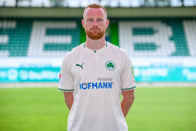 22.07.2026 - SpVgg Greuther Fürth ( Kleeblatt Spielvereinigung ) - 2. BL Fussball Bundesliga - Saison 2026 2027 - Fototermin Porträttermin Vorstellung Präsentation Pressetermin - - Einzelbild Einzelfoto Portrait Porträt Kopfbild - Paul Will (13, SpVgg Greuther Fürth ) *** July 22, 2026 SpVgg Greuther Fürth Kleeblatt Spielvereinigung 2nd Division Soccer Bundesliga 2026–2027 Season Photo Shoot Portrait Session Introduction Presentation Press Conference Single Image Individual Photo Portrait Headshot Paul Will 13, SpVgg Greuther Fürth